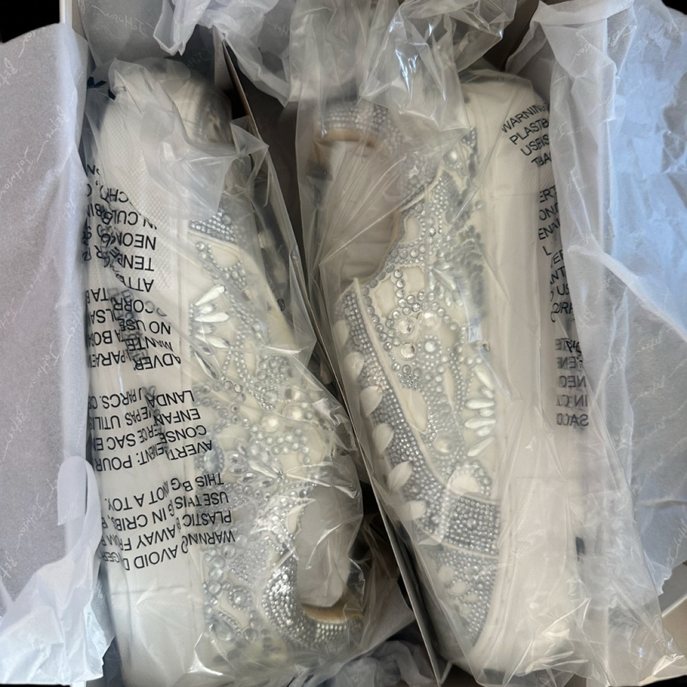 Betsey Johnson Rhinestone SB-Reily Sneakers white/silver 8.5 NWB - Picture 6 of 8